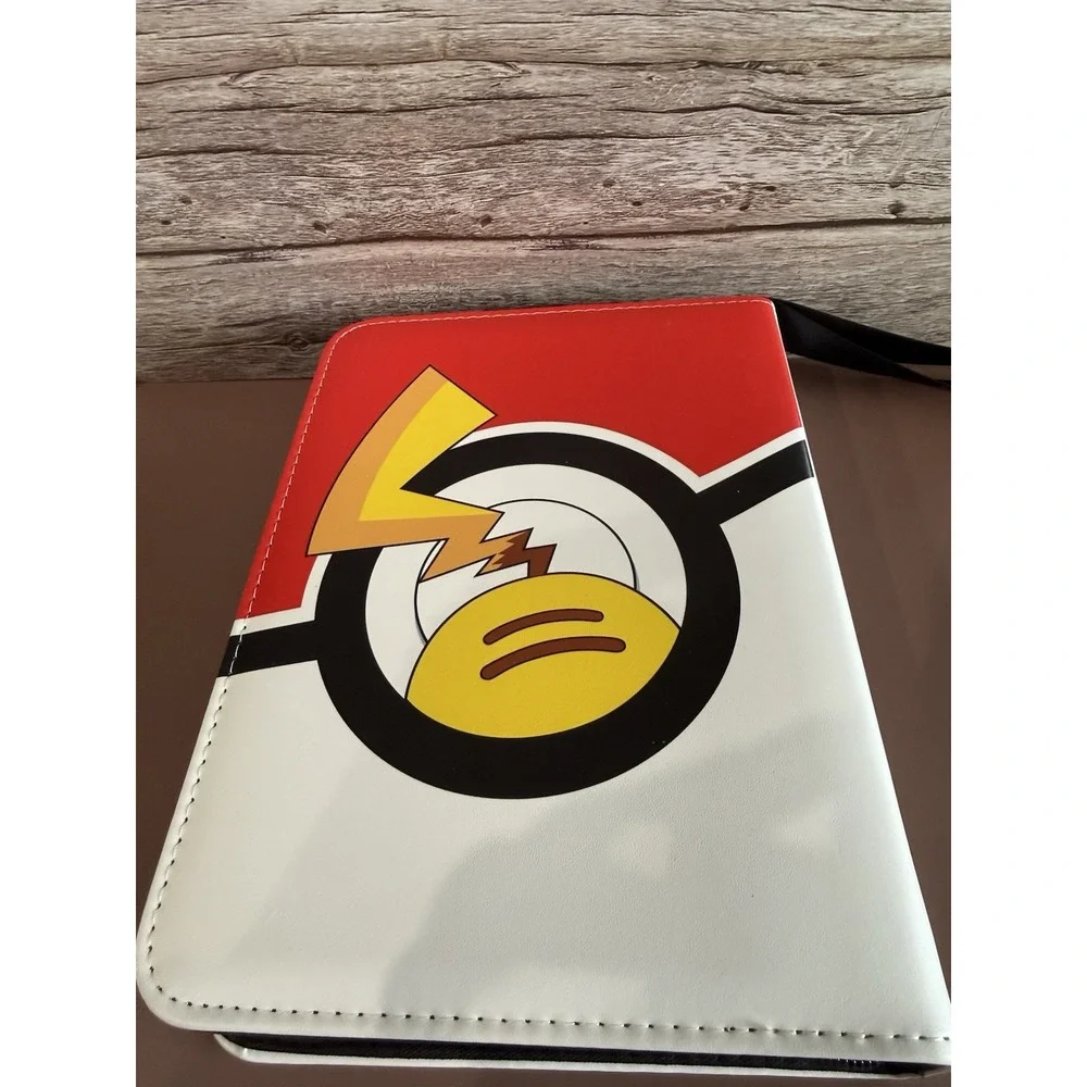 Pokémon Collection Book With 200 Pokémon Cards.